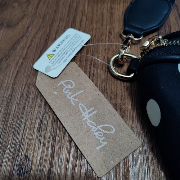 Black and white fanny pack by  Pink Haley - Picture 2 of 4